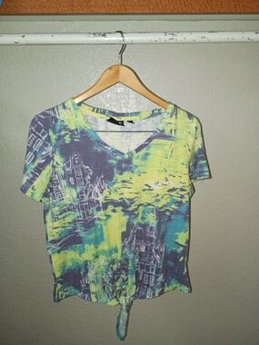 V-Neck Tie-Front Short Sleeve Top in Yellow-Green and Blue